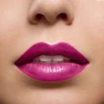 رژ لب اوریفلیم رنگ بنفش